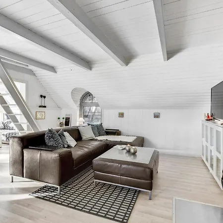 Holiday home Hobbit Huset
